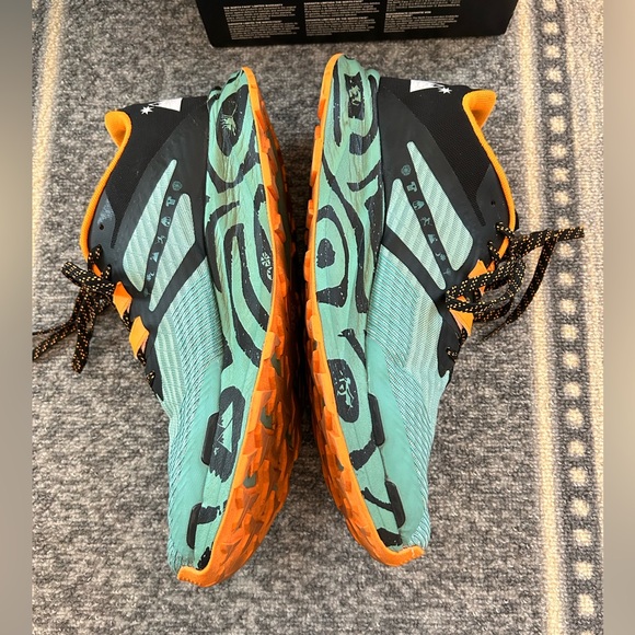 Preloved TNF Vectiv X sneakers - Picture 9 of 16